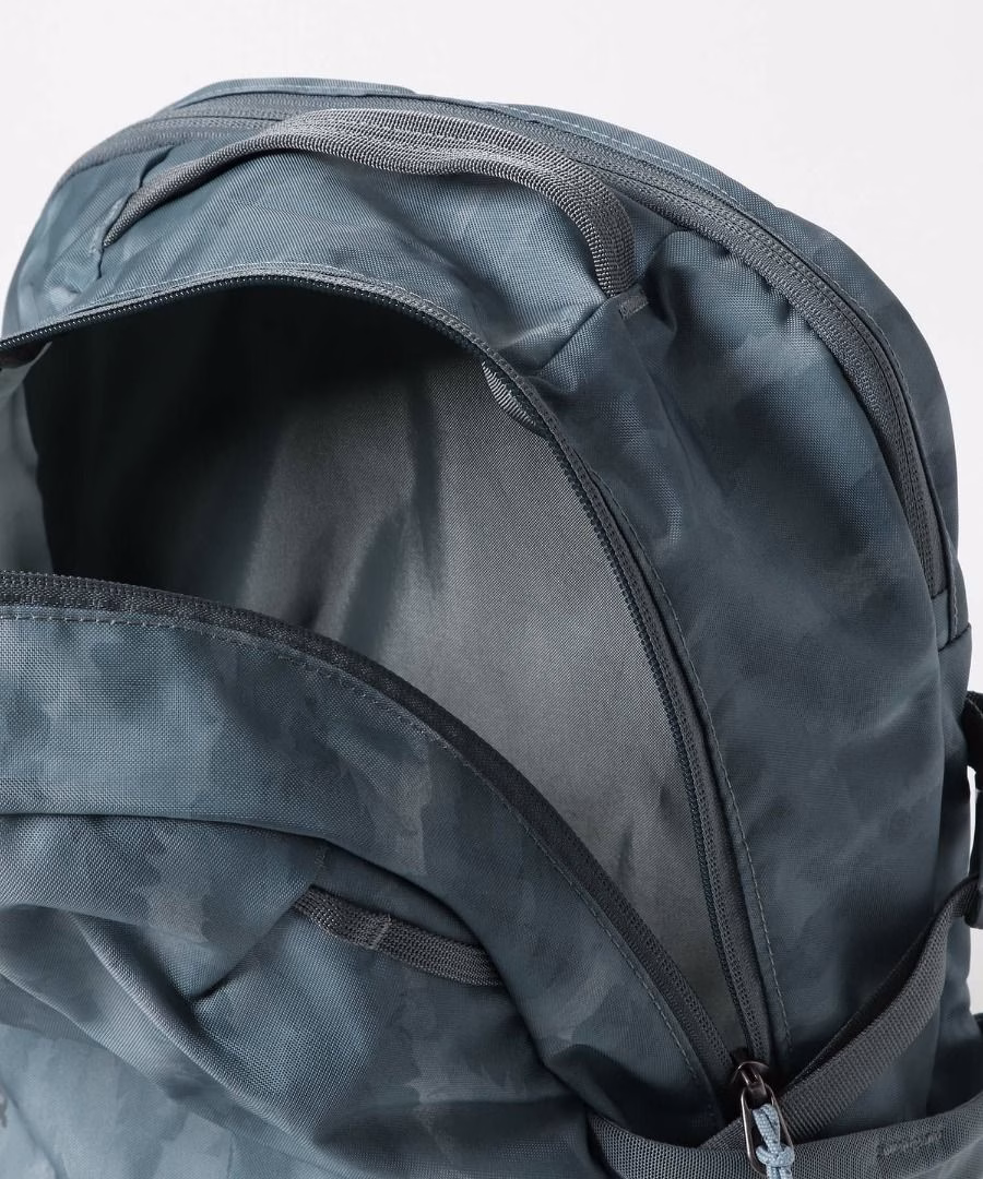 Patagonia パタゴニア REFUGIO DAY PACK 26L (Plume Grey藍灰色) - Image 3